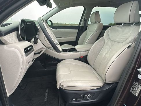 Used 2024 Hyundai Palisade Calligraphy image 4