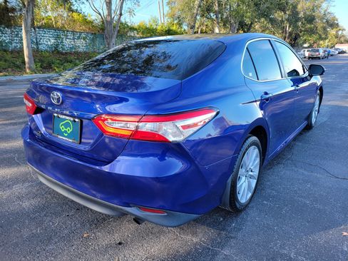Used 2018 Toyota Camry LE image 5
