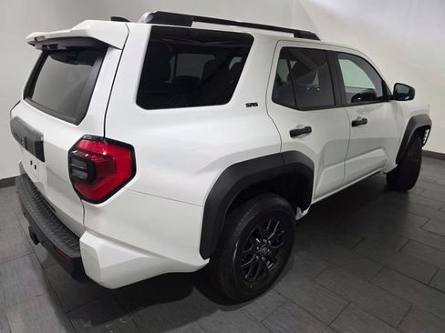 Used 2025 Toyota 4Runner SR5 AWD/4WD image 5