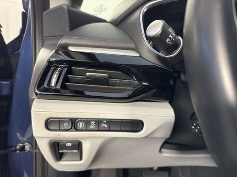 Used 2025 Acura MDX SH-AWD w/ Technology Package image 16