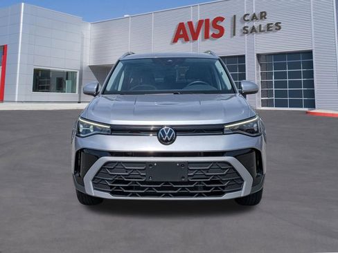 Used 2025 Volkswagen Taos SE AWD/4WD image 2