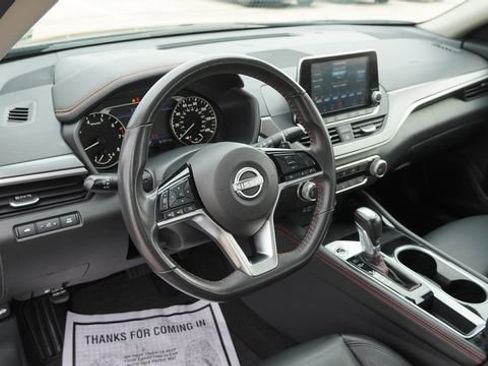 Used 2024 Nissan Altima 2.5 SR FWD image 16