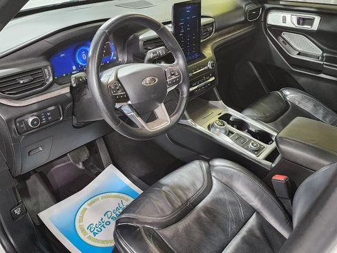 Used 2020 Ford Explorer Platinum w/ Premium Technology Package AWD/4WD image 23