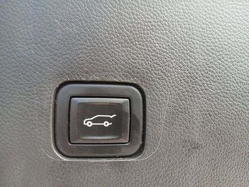 Certified 2020 Chevrolet Traverse High Country w/ LPO, Floor Liner Package AWD/4WD image 32