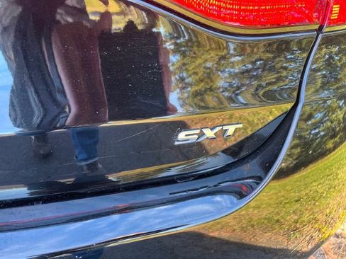 Used 2015 Dodge Dart SXT w/ Sun/Sound Group image 5