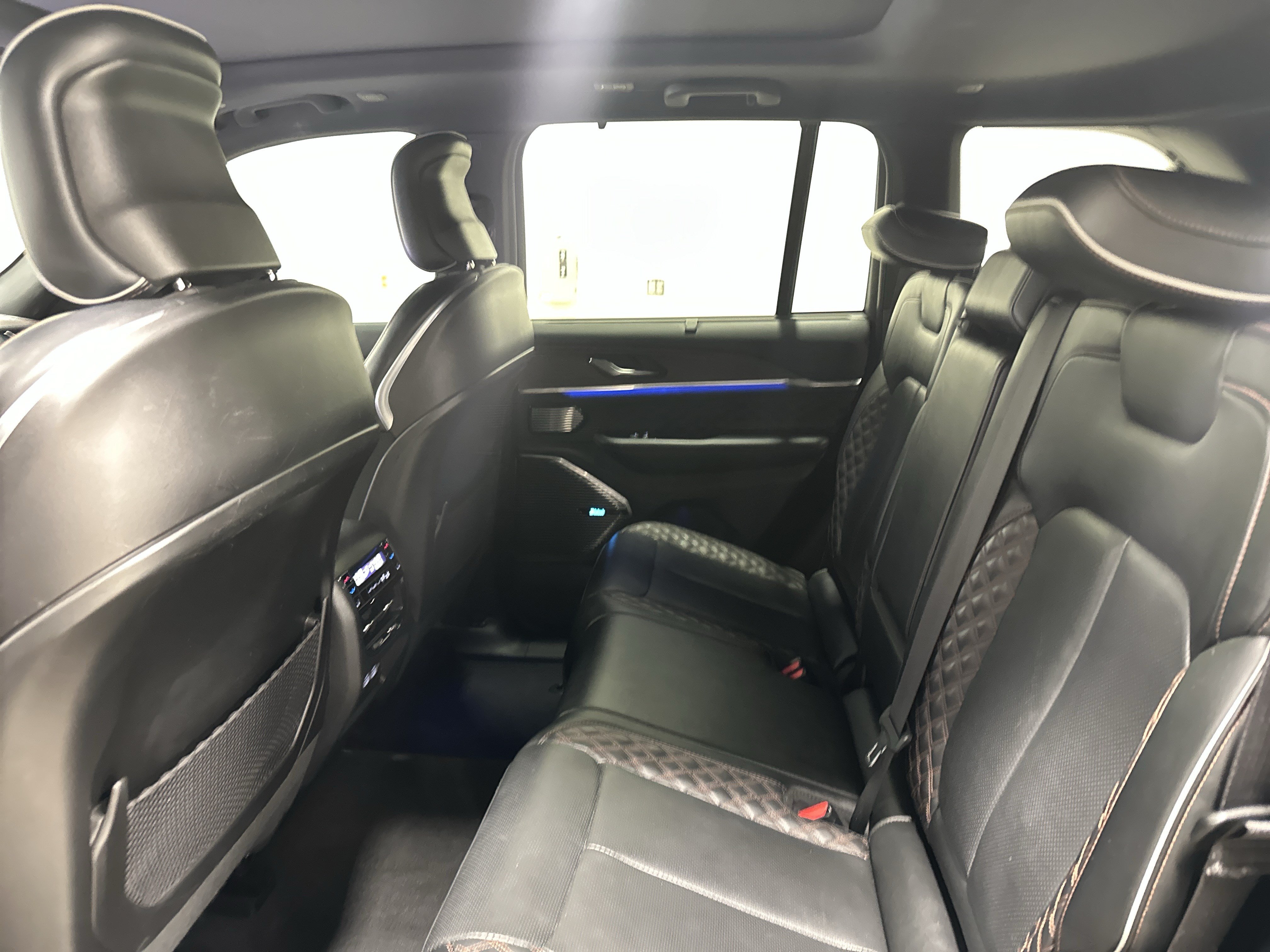 Used 2022 Jeep Grand Cherokee Summit w/ Adv Protech Group IV AWD/4WD image 31