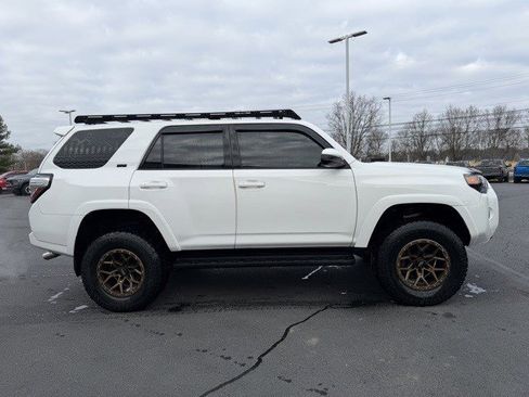 Used 2016 Toyota 4Runner SR5 image 8