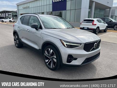 Certified 2024 Volvo XC40 B5 Plus w/ Protection Package Premier AWD/4WD image 3