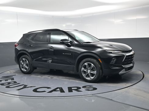 Certified 2024 Chevrolet Blazer LT w/ Convenience Package image 2