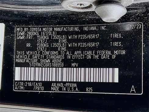 Used 2024 Toyota Sienna XLE image 30