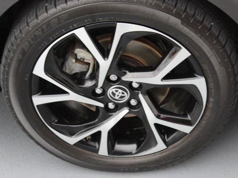 Certified 2021 Toyota C-HR XLE FWD image 30