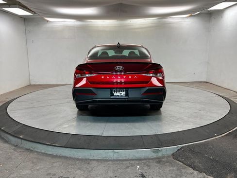 Used 2025 Hyundai Elantra Sport image 4