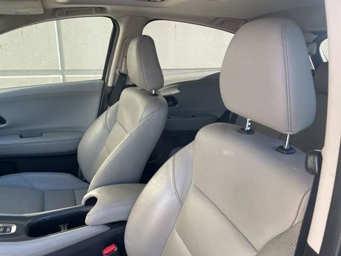 Used 2017 Honda HR-V EX-L image 5