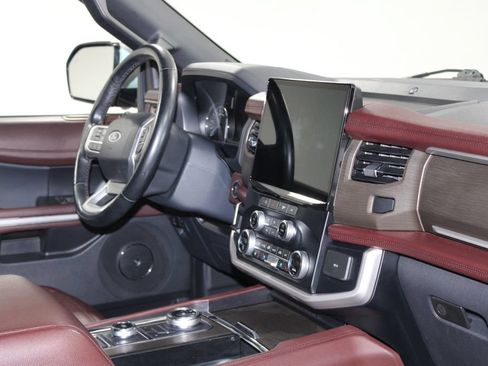 Used 2024 Ford Expedition Max Limited AWD/4WD image 32