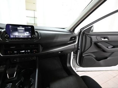 Used 2025 Nissan Rogue SV AWD/4WD image 28