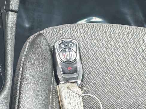Used 2025 Buick Encore GX Preferred FWD image 21