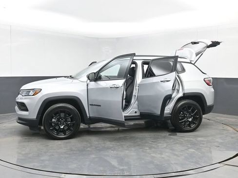 Used 2025 Jeep Compass Latitude w/ Altitude Special Edition AWD/4WD image 52