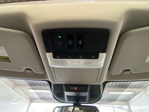Used 2023 Nissan Rogue SL AWD/4WD image 29