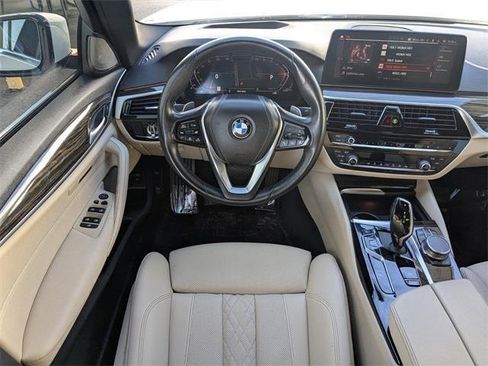 Used 2021 BMW 540i w/ Premium Package image 18