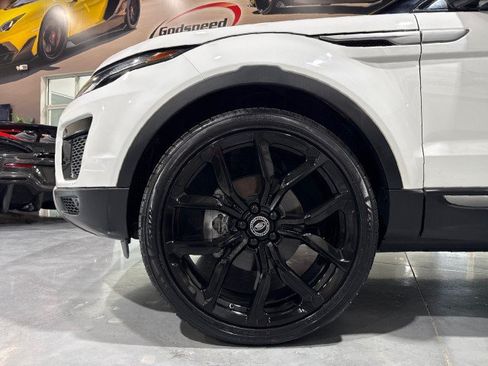 Used 2018 Land Rover Range Rover Evoque SE AWD/4WD image 17
