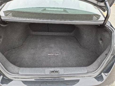 Used 2024 Nissan Sentra SV FWD image 17