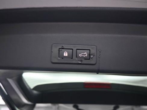 Used 2023 Subaru Ascent Premium w/ Convenience Package image 17