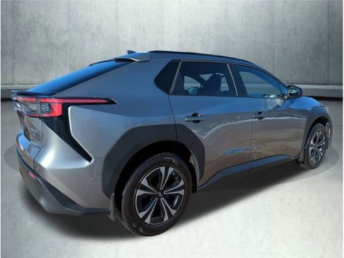 Used 2025 Subaru Solterra Premium image 6