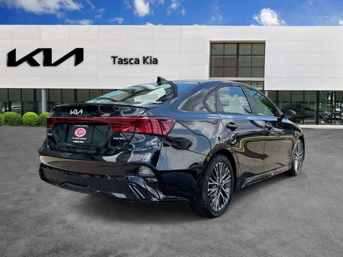 Used 2023 Kia Forte GT-Line w/ GT-Line Premium Package FWD image 4