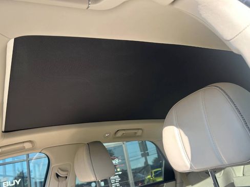 Used 2019 Bentley Bentayga image 43