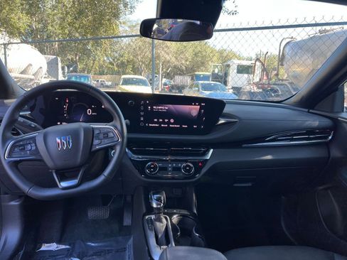 Used 2025 Buick Envista Sport Touring image 27