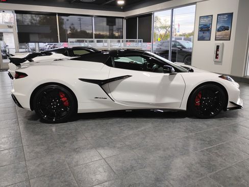 New 2026 Chevrolet Corvette Z06 w/ Z07 Performance Package image 13