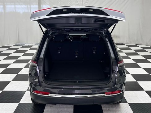 New 2025 Jeep Grand Cherokee Laredo w/ Trailer Tow Package image 10