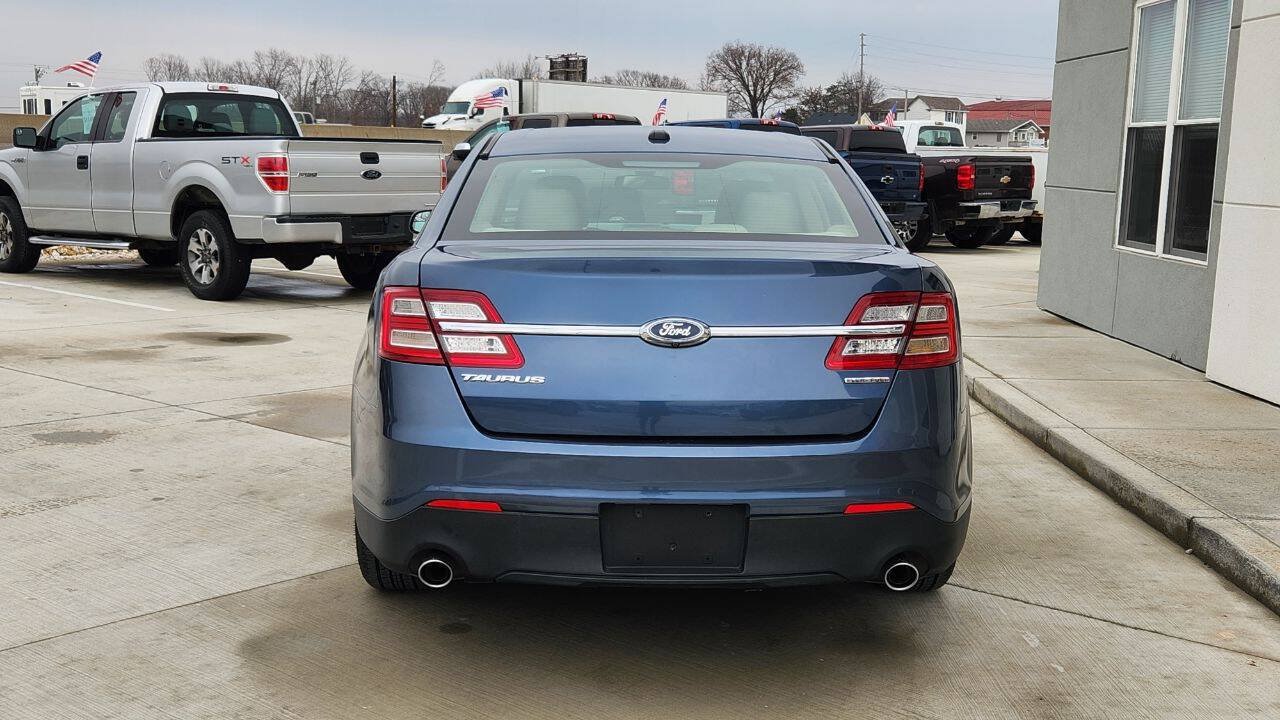Used 2018 Ford Taurus SE FWD image 5