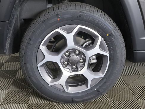 Used 2022 Jeep Compass Trailhawk AWD/4WD image 18