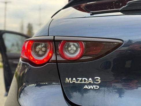 Used 2019 MAZDA MAZDA3 AWD Hatchback w/ Preferred Pkg image 10