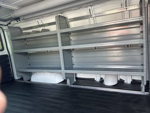 Used 2017 Chevrolet Express 2500 image 19