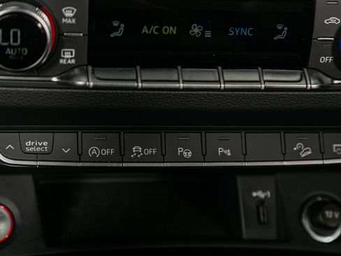 Used 2023 Audi SQ5 Prestige w/ Prestige Package image 52