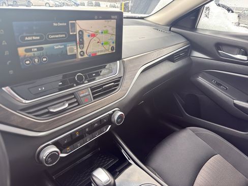 Certified 2024 Nissan Altima 2.5 SV w/ SV Premium Package image 21