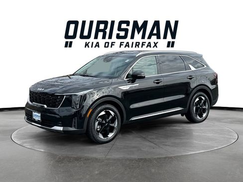 Certified 2025 Kia Sorento EX image 2
