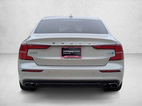 Used 2019 Volvo S60 T5 Momentum w/ Multimedia Package FWD image 7