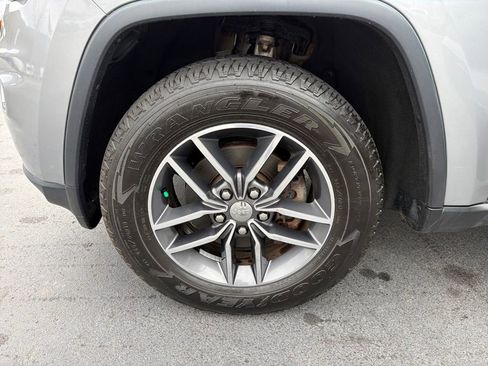 Used 2018 Jeep Grand Cherokee Limited image 26