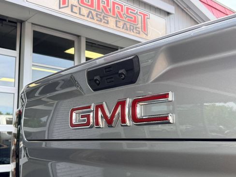 Used 2024 GMC Sierra 2500 AT4 w/ Technology Package AWD/4WD image 9