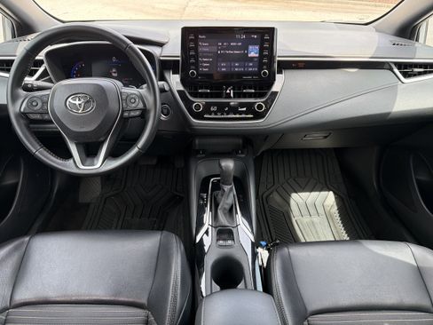 Certified 2021 Toyota Corolla XSE FWD image 2