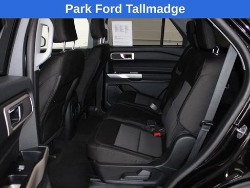Used 2023 Ford Explorer XLT AWD/4WD image 25