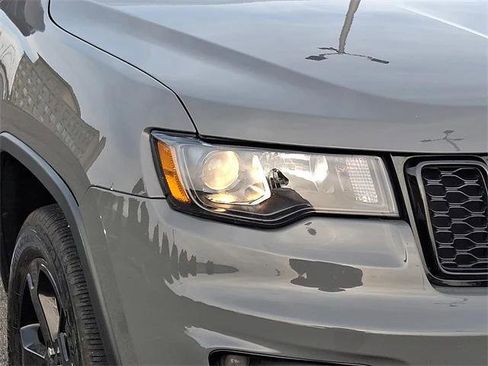 Certified 2019 Jeep Grand Cherokee Laredo image 9