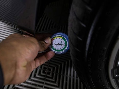 Used 2023 BMW 530e w/ Premium Package image 48