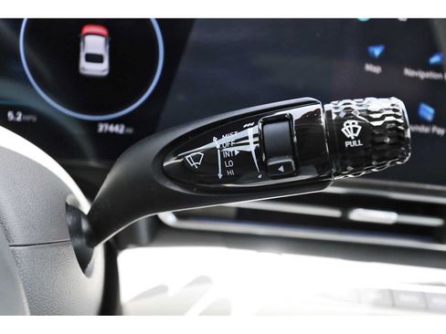 Used 2024 Hyundai Elantra SEL FWD image 13