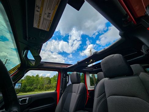 Used 2021 Jeep Wrangler Unlimited Sport AWD/4WD image 12