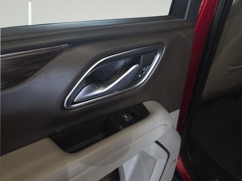 Used 2022 Chevrolet Suburban LT image 22