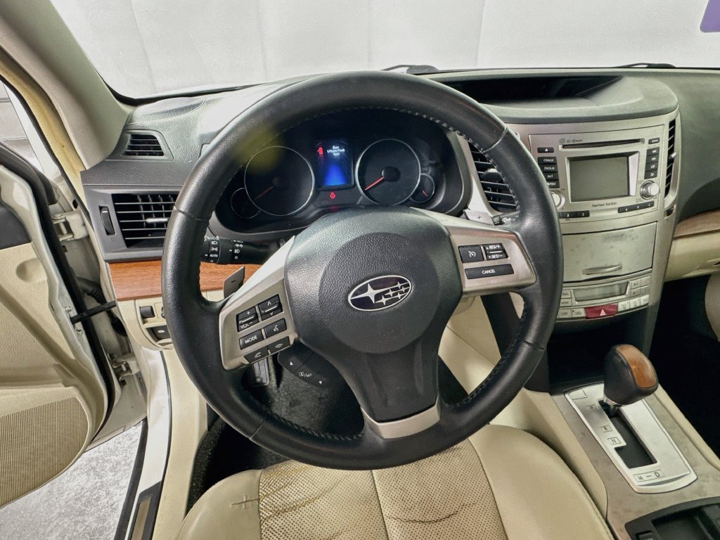 Used 2014 Subaru Outback 2.5i Limited AWD/4WD image 11